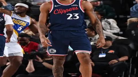 CBA巅峰对决：揭秘广东与上海巅峰之战的精彩看点！